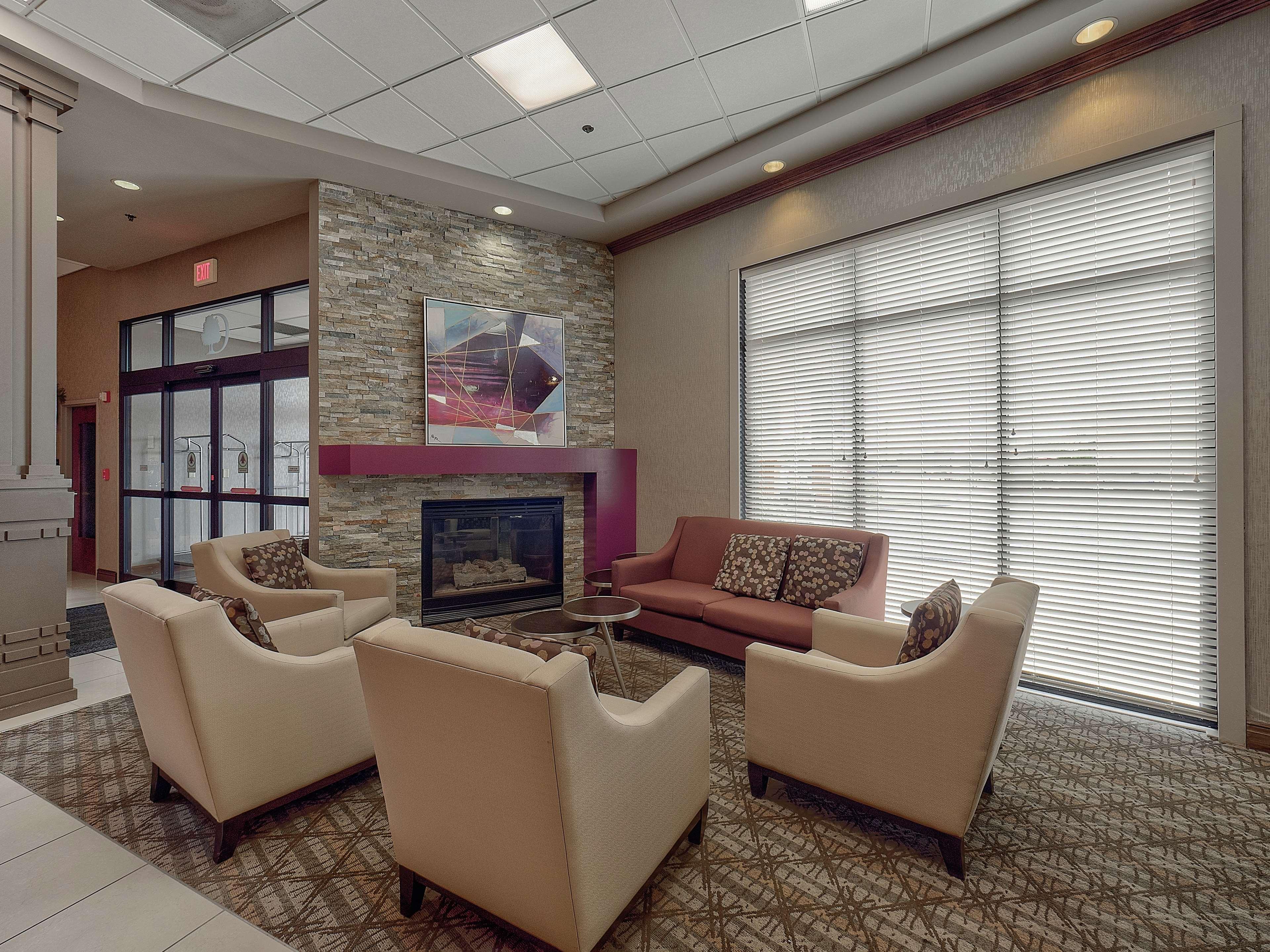 Doubletree By Hilton Hotel Bloomington