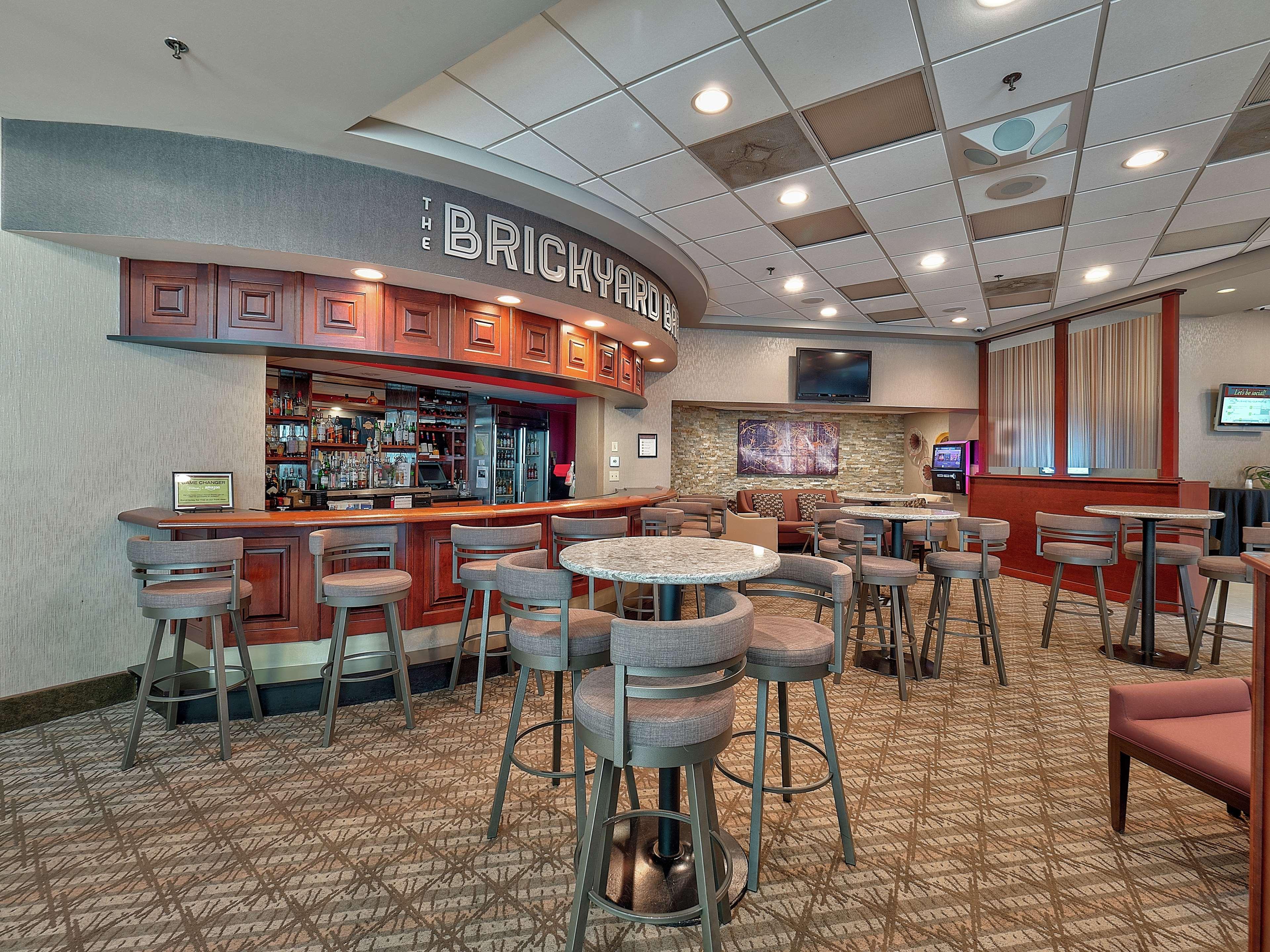 Doubletree By Hilton Bloomington